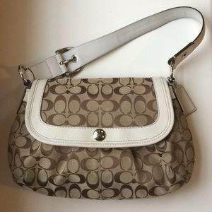 Coach F13739 Signature Shoulder Bag